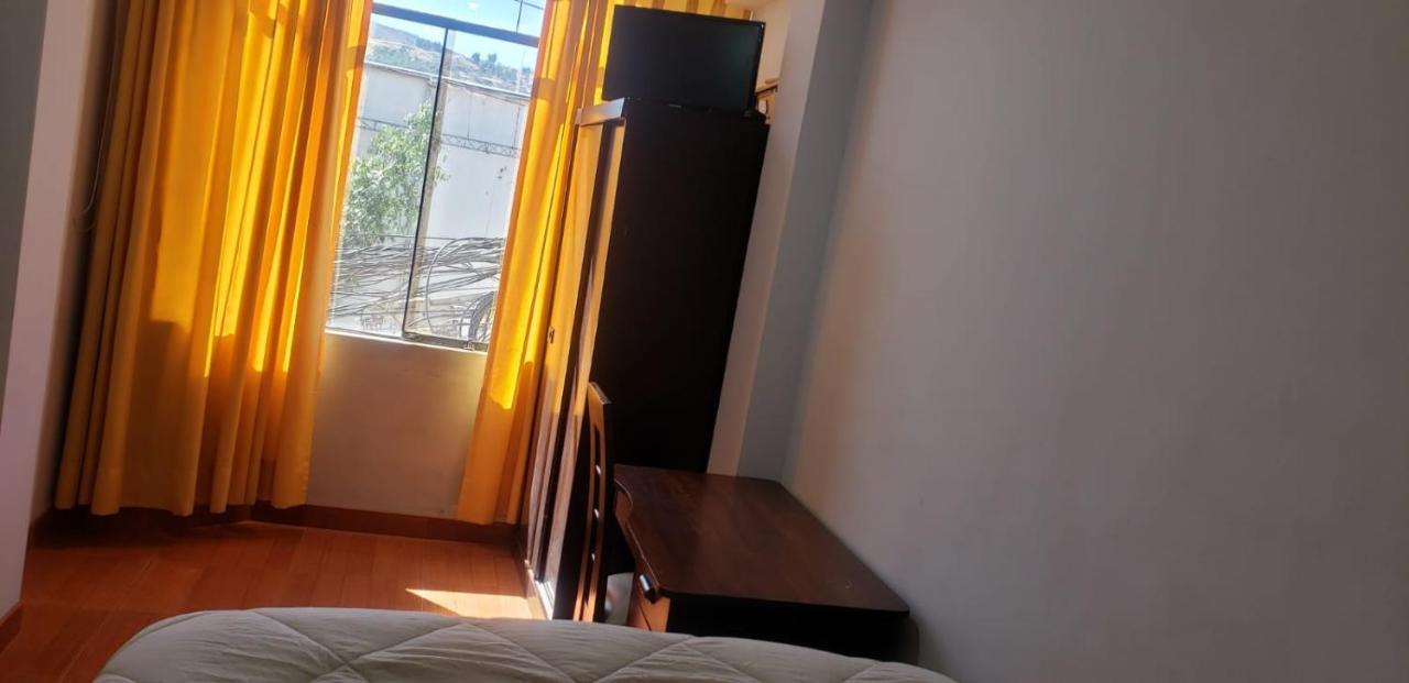 A Un Minuto Del Aeropuerto Sientase Como En Casa Cusco Exterior foto